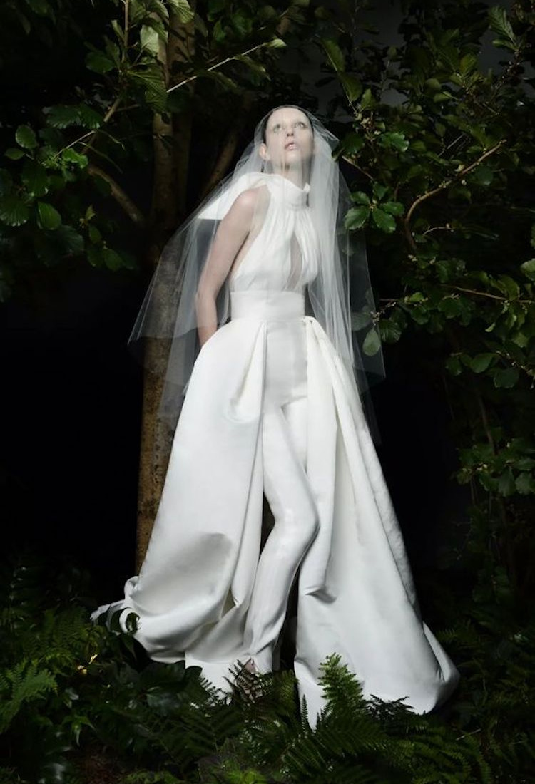 Wedding Dress With Bow And Long Veil 2