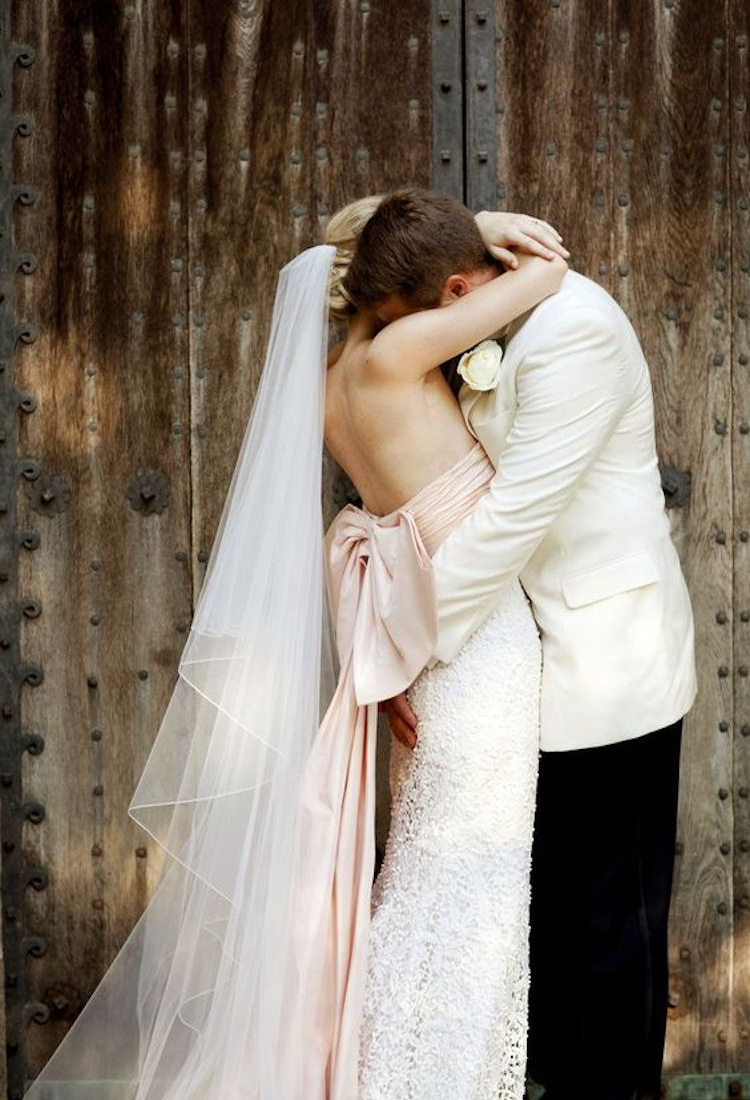 Wedding Dress With Bow And Long Veil 4