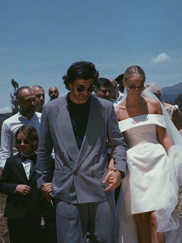 Your Guide To Styling A Short Wedding Dress With A Veil 2