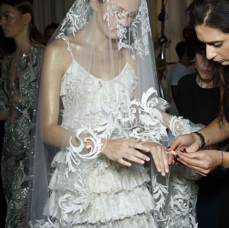 Your guide to short wedding dresses with veils | Tania Maras